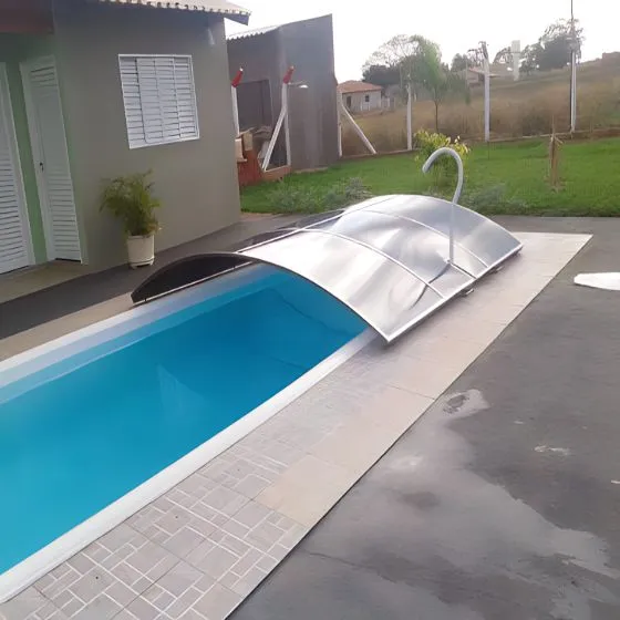 Cobertura Retrátil para Piscina em Osasco SP — Cobertura com estrutura metálica reforçada