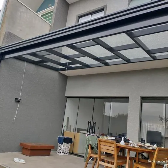 Pergolado de Alumínio com Policarbonato em Osasco SP — Cobertura com estrutura metálica reforçada