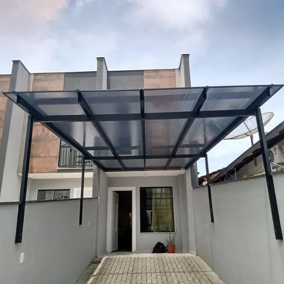 Pergolado Fixo de Ferro em Osasco SP — Instalação em fachada comercial