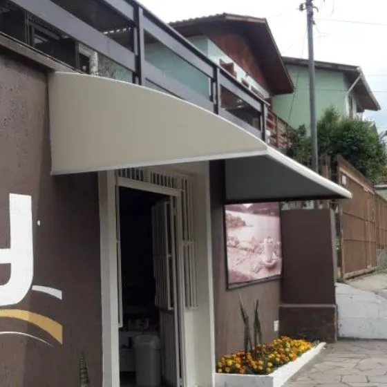 Reforma de Toldos e Coberturas em Osasco SP — Instalação em garagem residencial