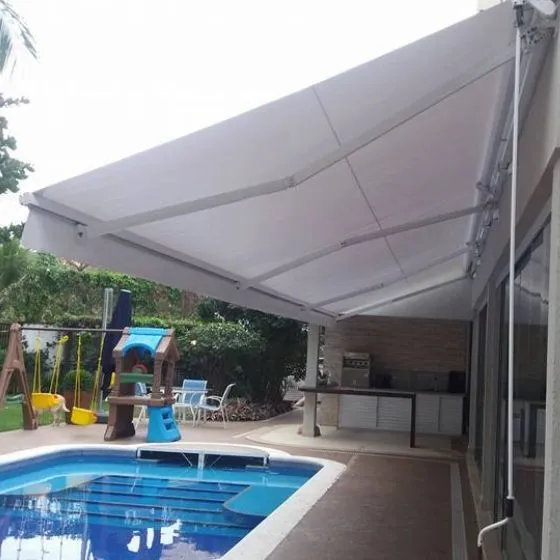 Toldo Articulado em Osasco SP — Cobertura em quintal residencial coberto