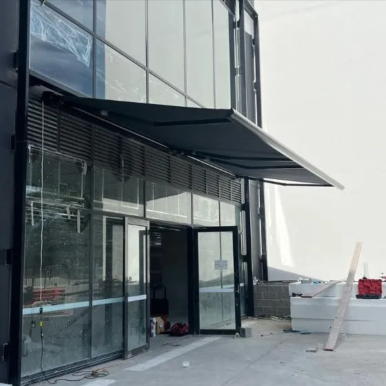 Toldo Articulado em Osasco SP — Instalação em estacionamento