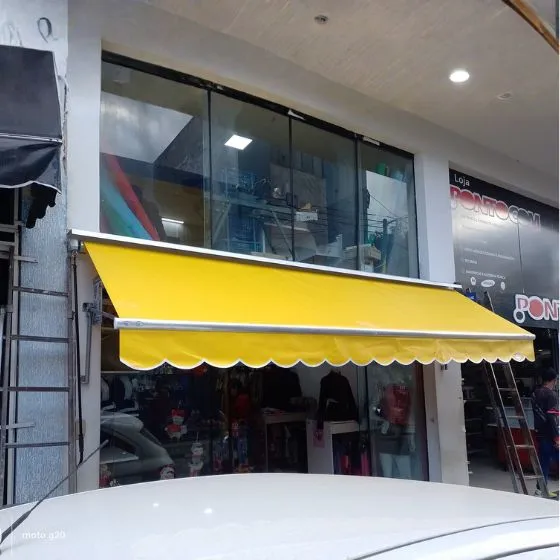 Toldo Cortina com Braços Laterais em Osasco SP — Cobertura em quintal residencial coberto